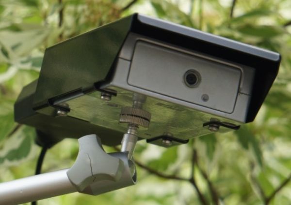 Metal case turns Raspberry Pi B+ into a security camera