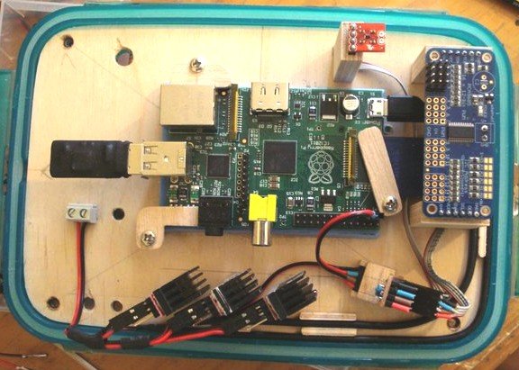 Fish Feed Time – Wireless Socket Control with the Raspberry Pi