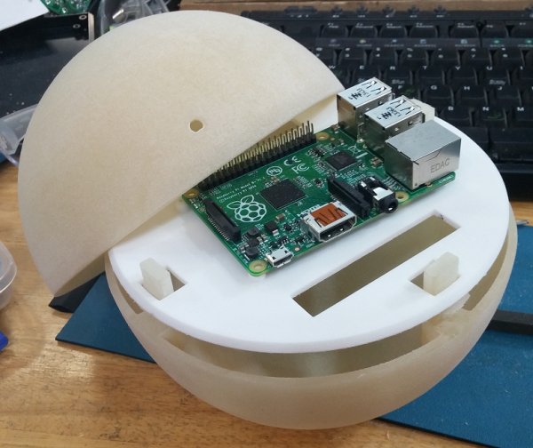 Pi Ball – A Spherical and Interactive Raspberry Pi 2 Case