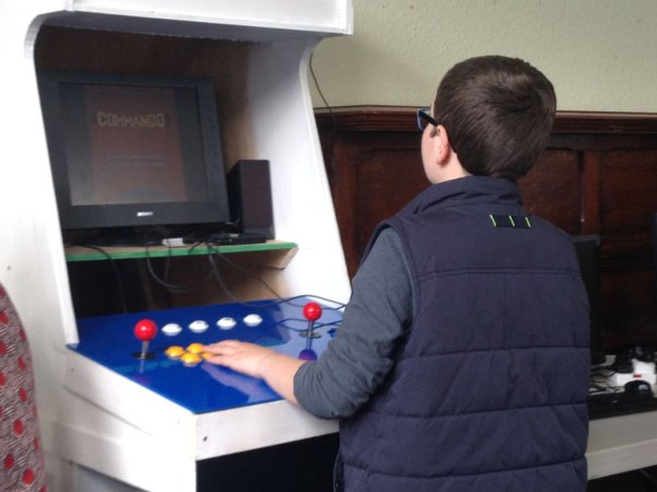 Kids Build Raspberry Pi Arcade Cabinet