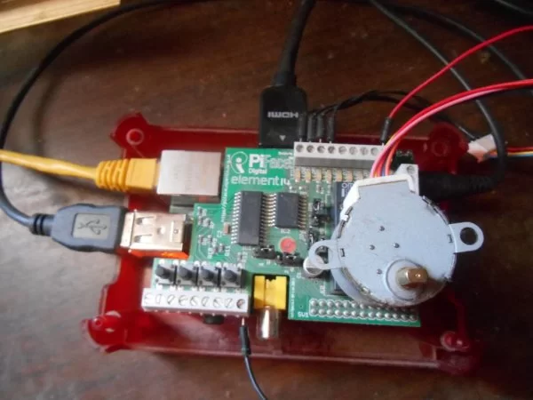 Controlling a stepper motor with the Raspberry Pi and Piface