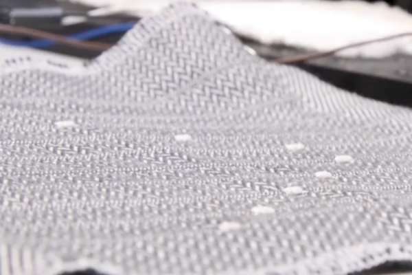 Miniature Solar Cells Embedded in Clothes can Charge your Mobile
