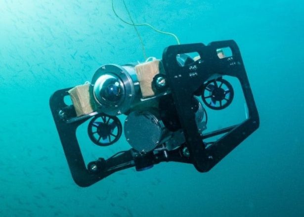 DIY Raspberry Pi autonomous underwater vehicle