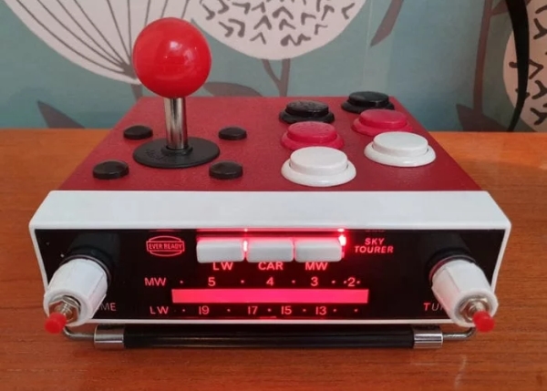 Retro 1963 car radio Raspberry Pi games console