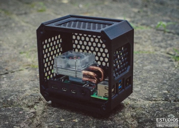 Raspberry-Pi-4-3D-printed-micro-tower-PC-case