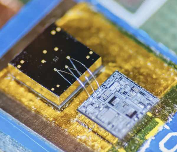 SUPER-SENSOR-ON-A-CHIP-CAN-MONITOR-THE-HEART-AND-LUNGS-USING-SOUNDS-VIBRATIONS