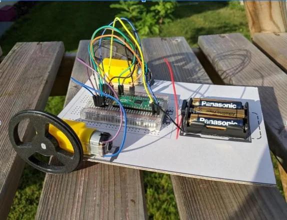Raspberry Pi Pico STEAM Robot Low-Cost, Programmable Robot
