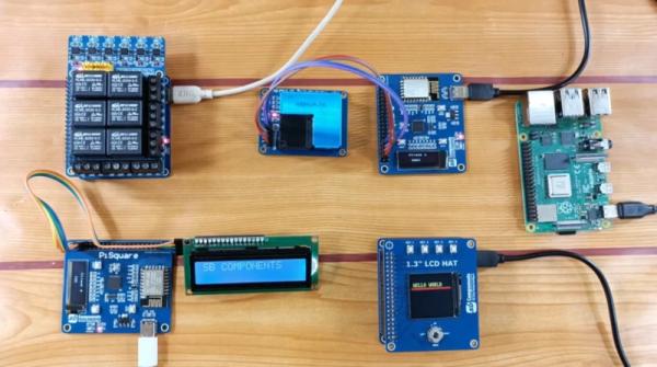 PISQUARE LETS YOU RUN MULTIPLE HATS ON A RASPBERRY PI