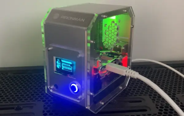 Pironman Raspberry Pi 4 case features exceptional cooling and programmable OLED