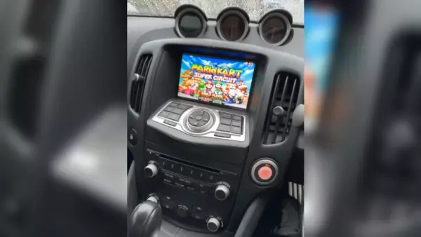 Raspberry Pi Dashboard Rig Adds Retro Gaming to Car